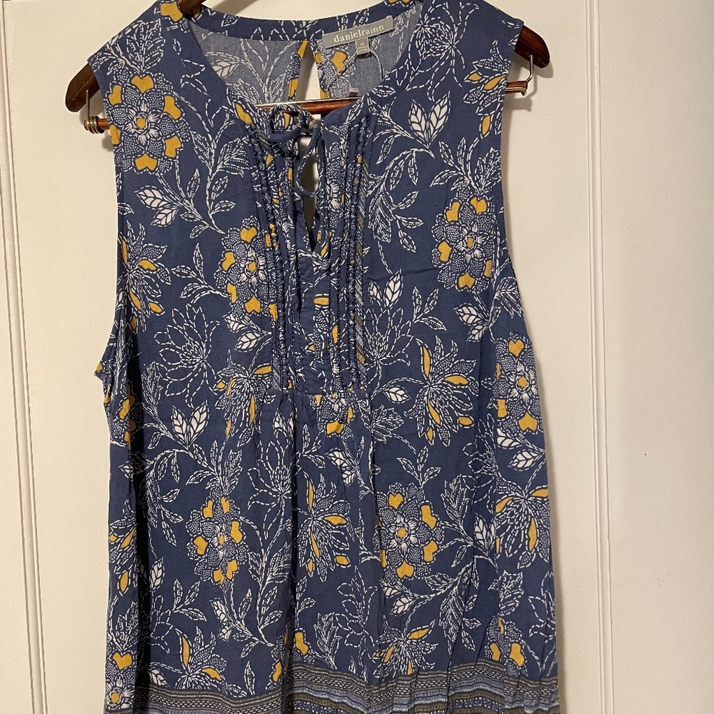 Daniel Rainn Summery blue and yellow tank with keyhole back